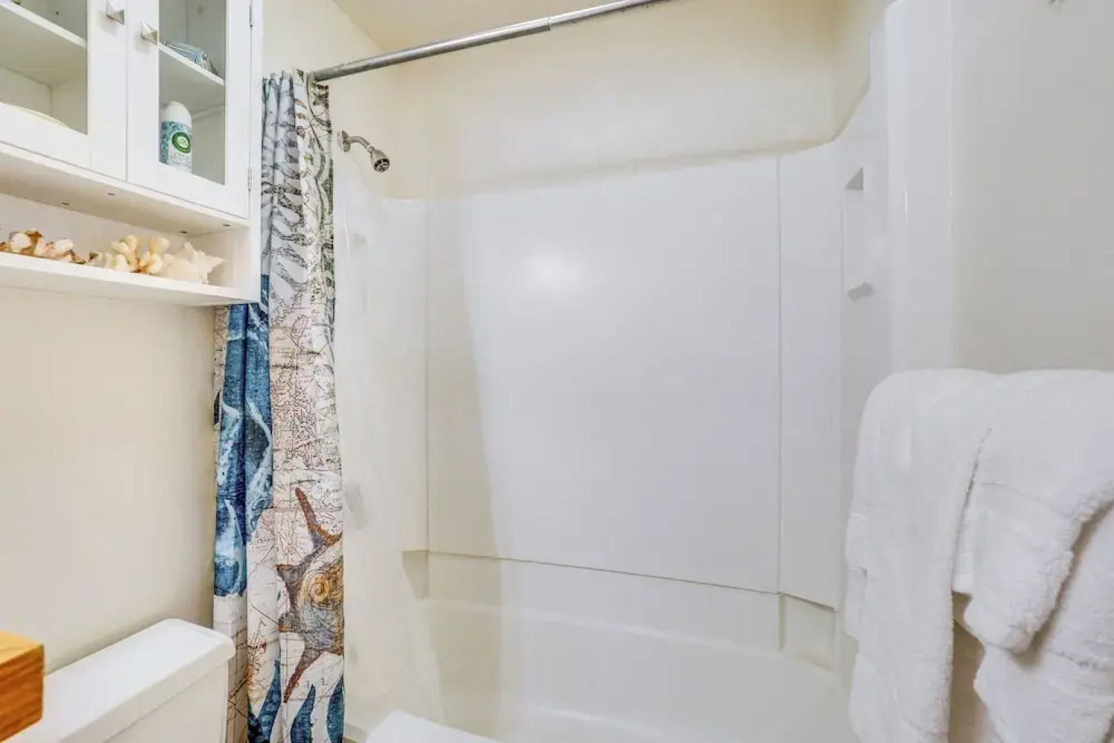 Kaunakakai Condo w/ Private Lanai & Ocean Views!