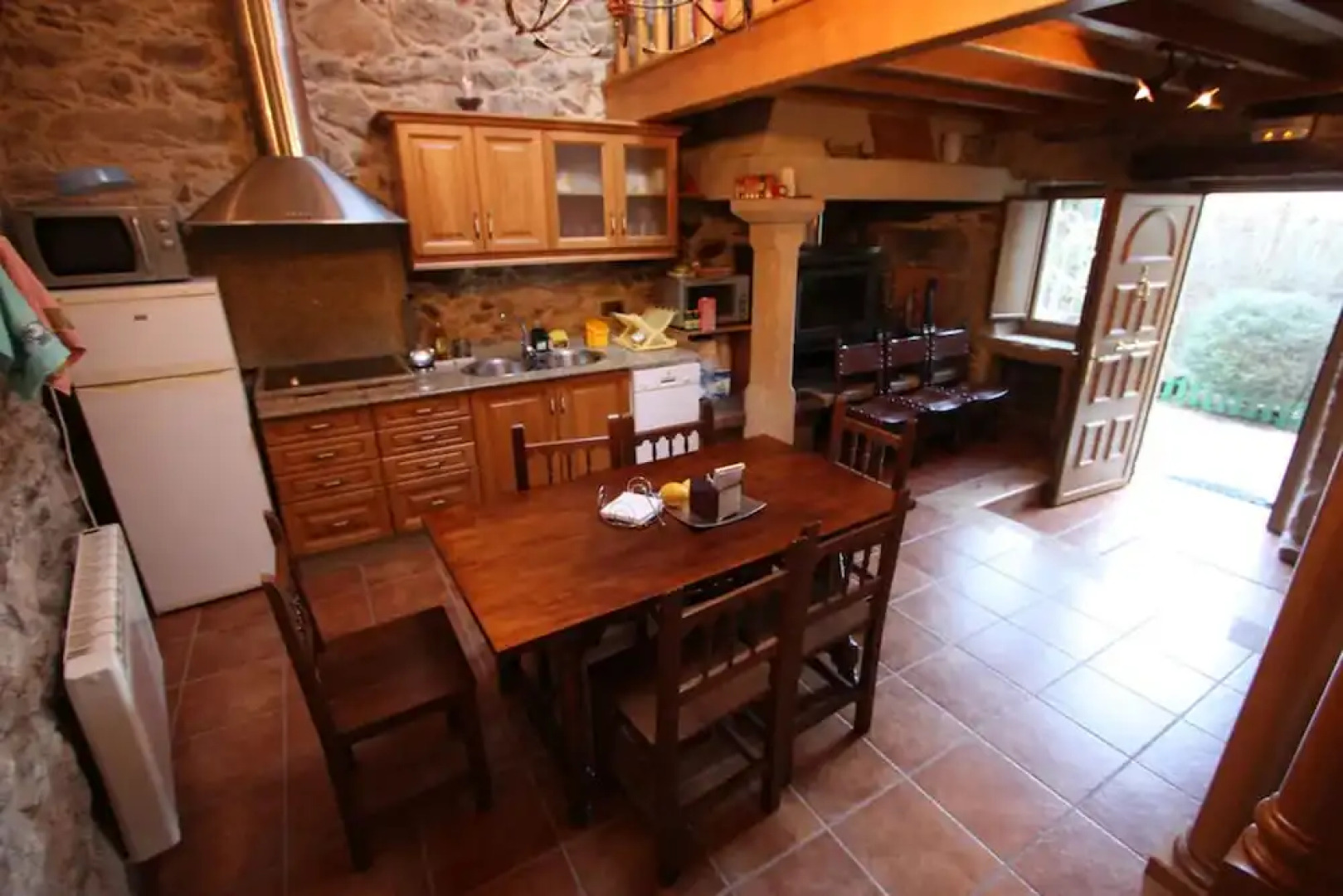 House - 5 Bedrooms - 107654