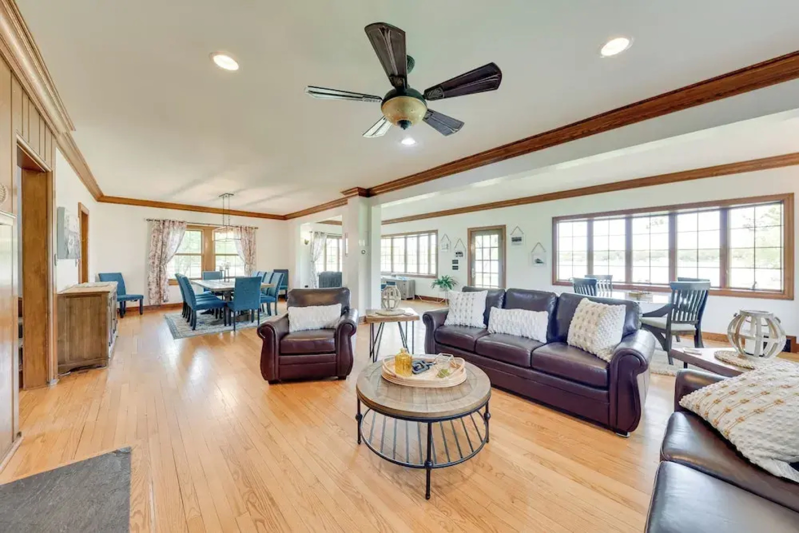 Pistakee Lake Estate w/ Boat Dock & Hot Tub!