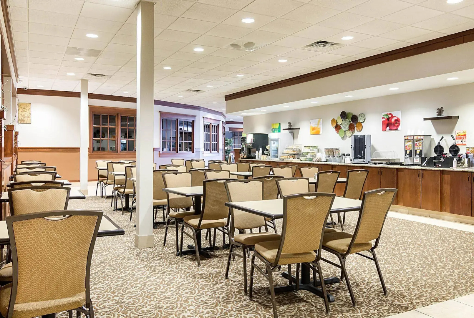 Baymont by Wyndham Jamestown Conference Center & Water Park