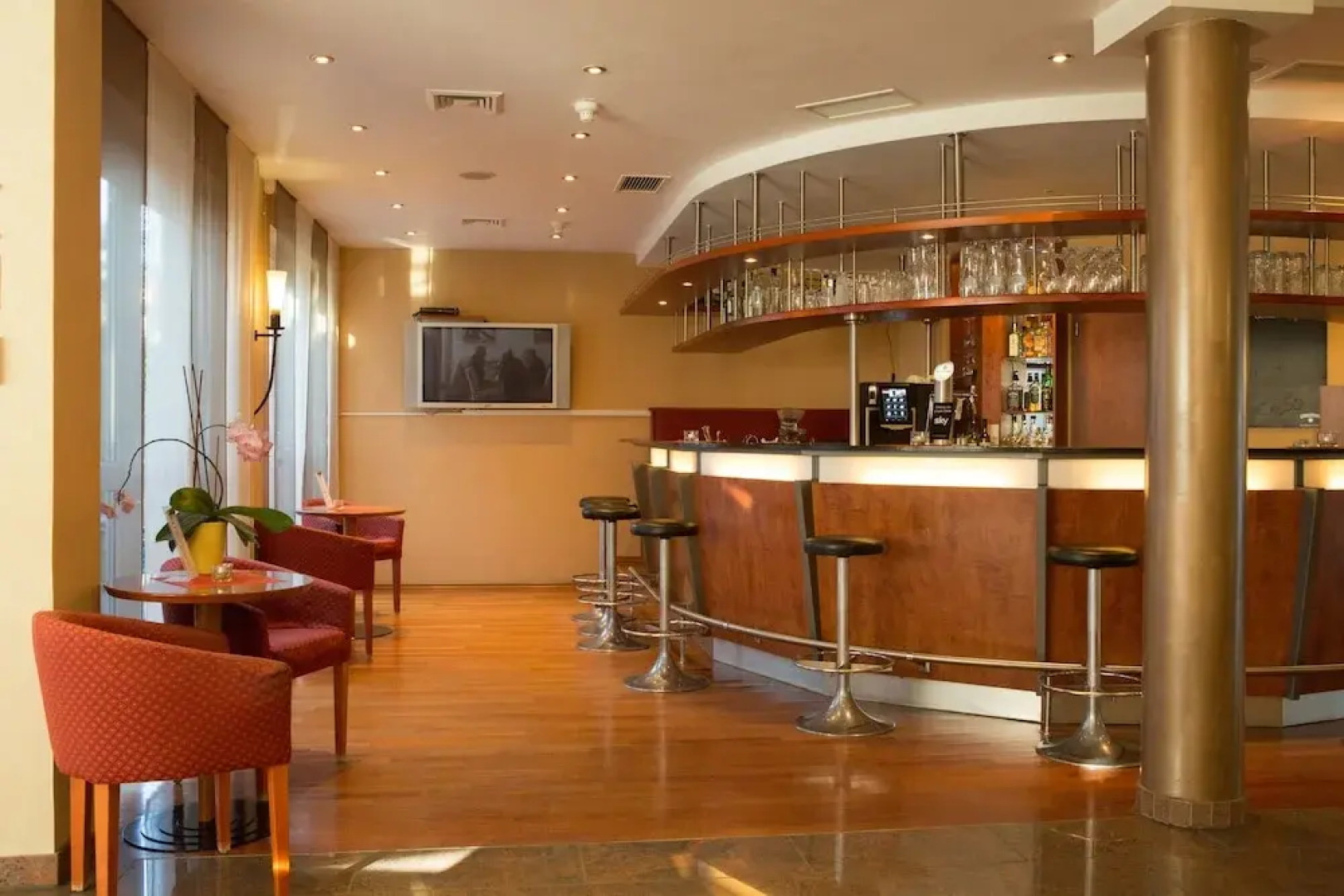 MIKADO Hotel & Suite