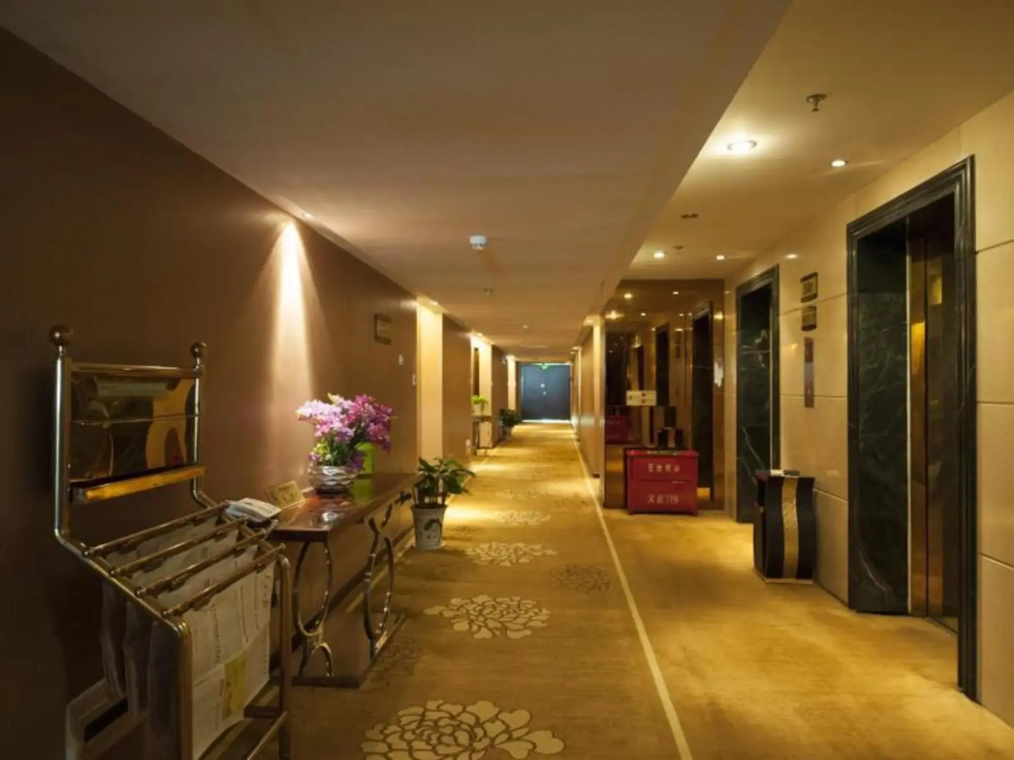 Luoyang Aviation Hotel