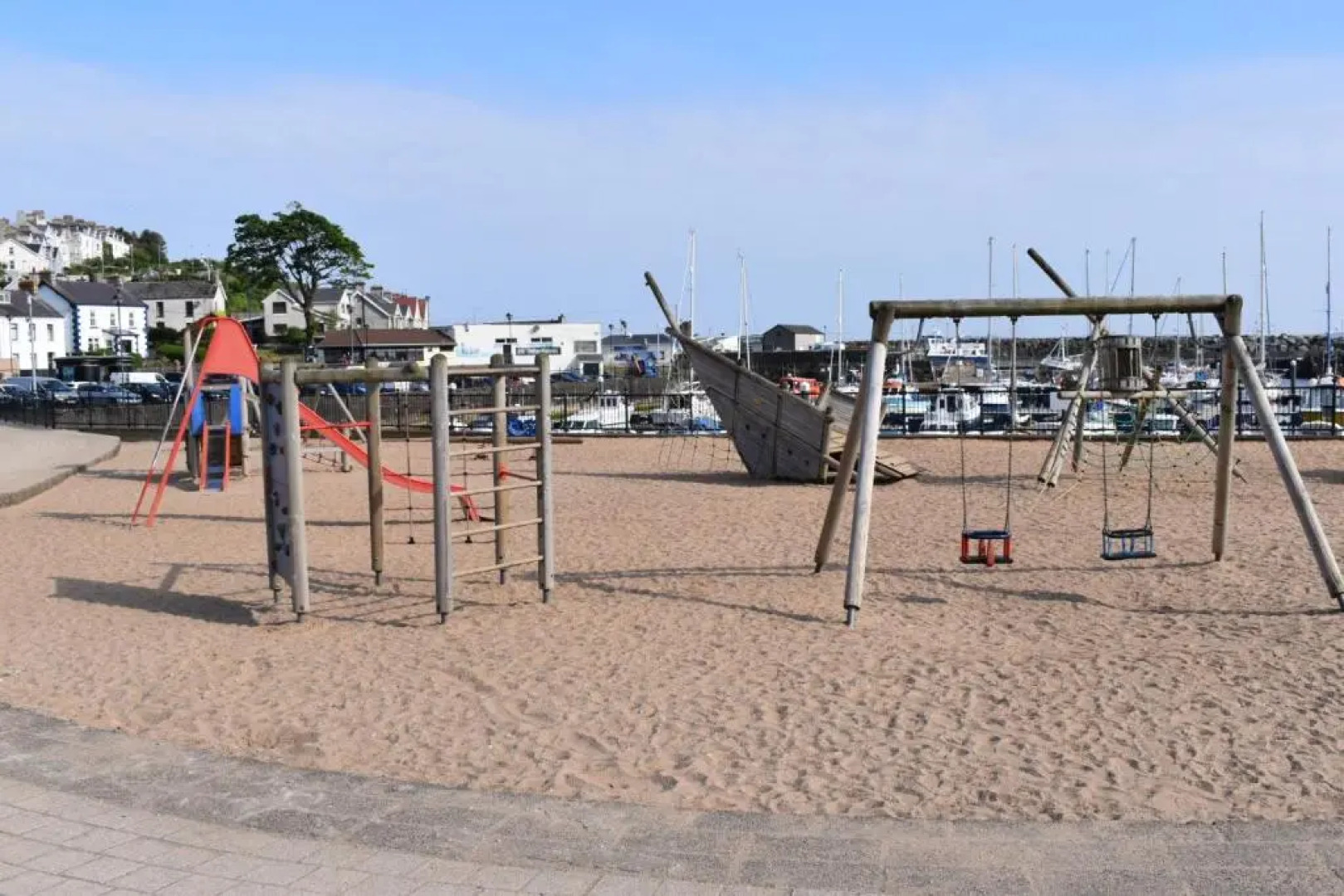 Causeway Coast Apartments 8 Bleach Green