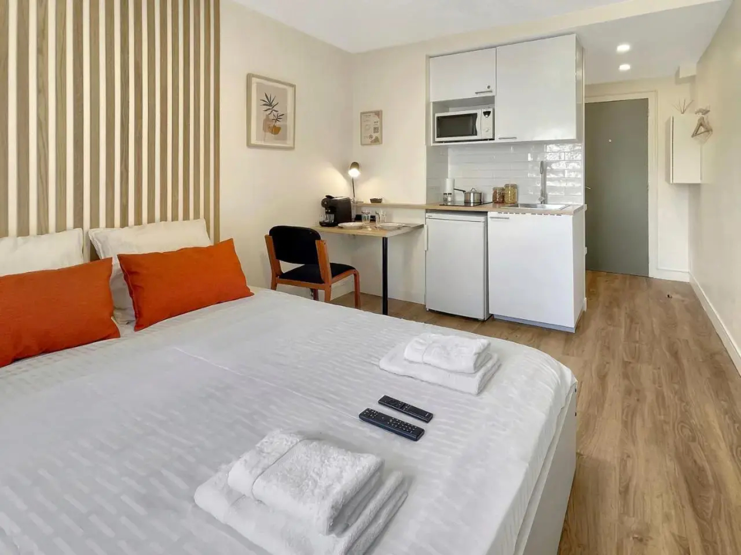 Petit coin cocooning privé 4min a pied de la gare