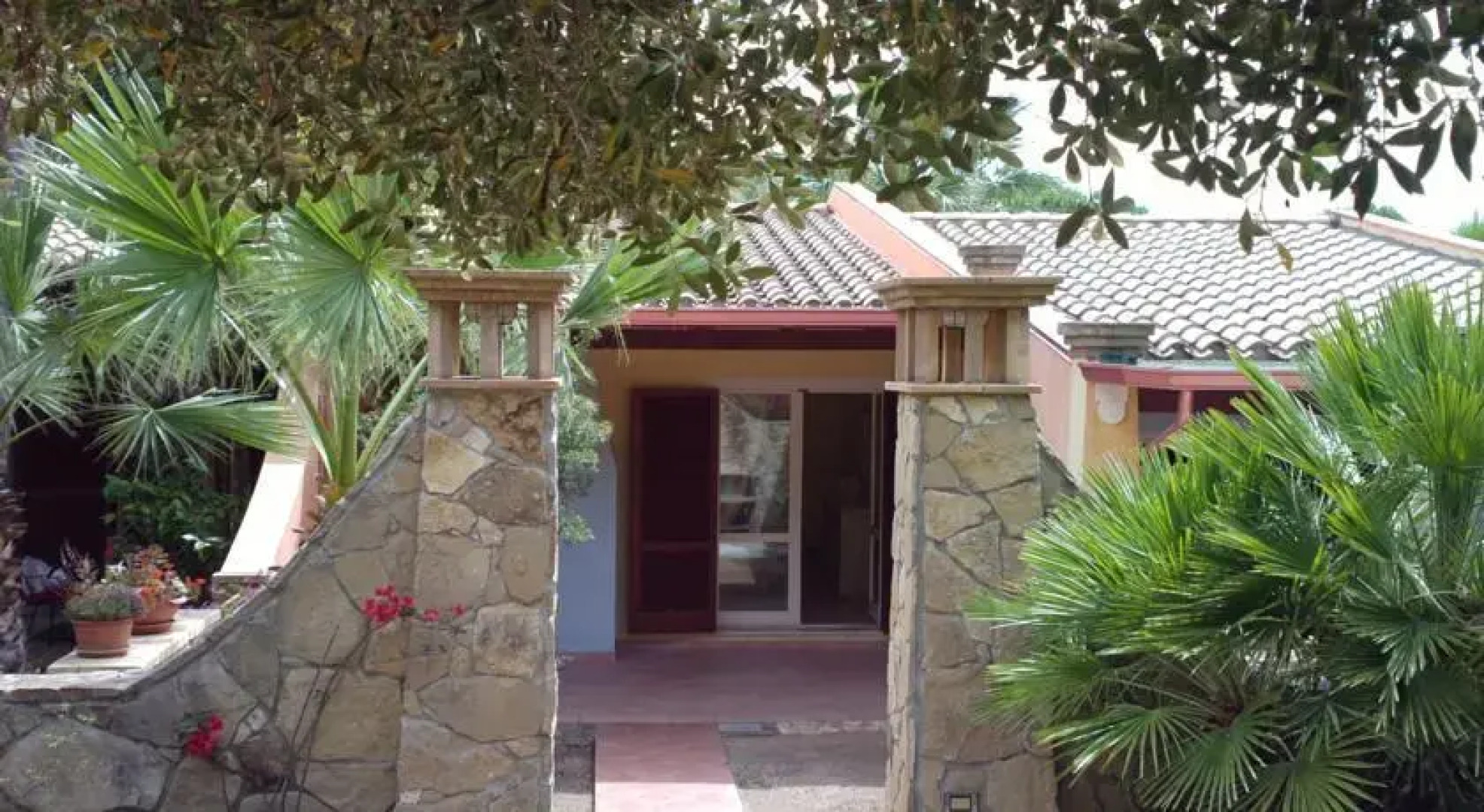 Marian Holiday House