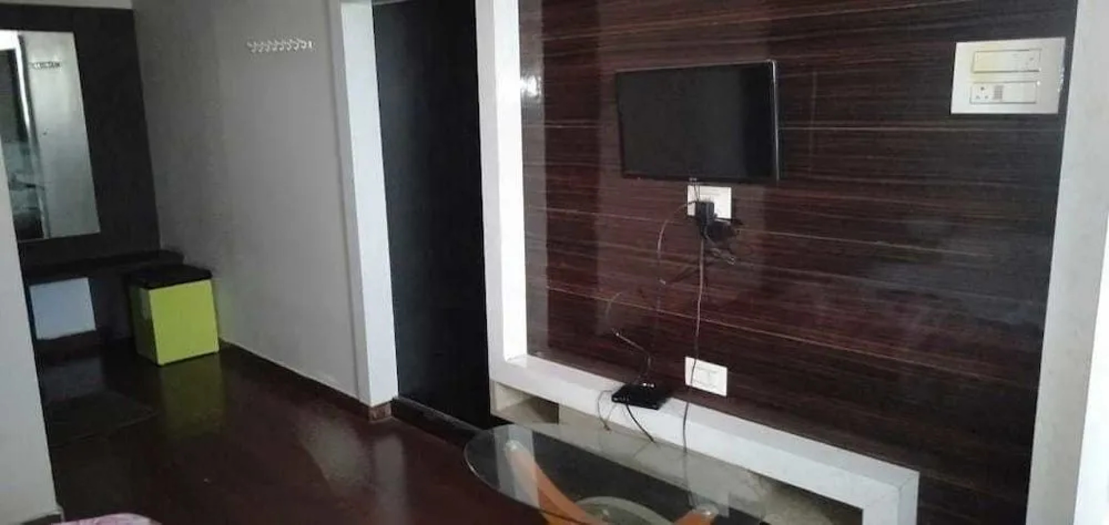 Iroomz Shivaratna Palace