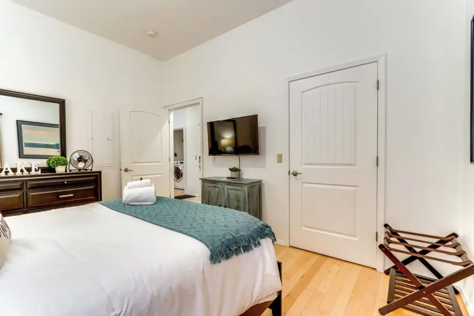 Walk Downtown: Modern 'coeur D'alene Getaway'