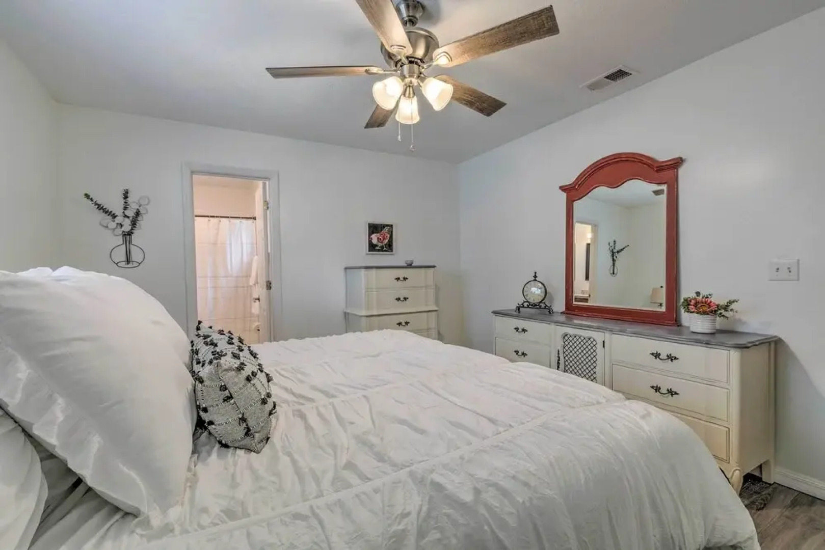 Cozy Home, ~ 8 Mi to World Equestrian Center