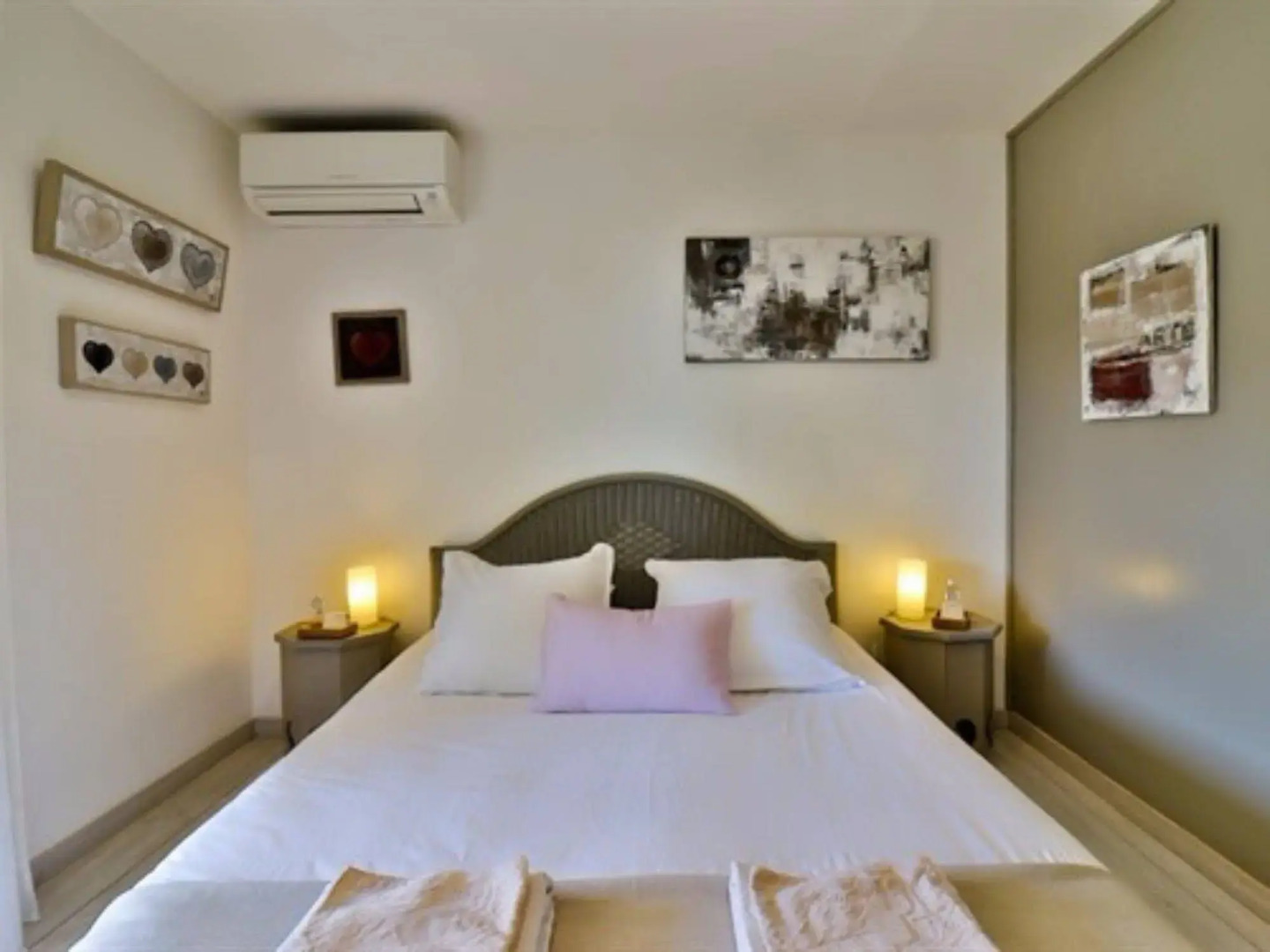 Les Chambres dHôtes du Grand Mornas