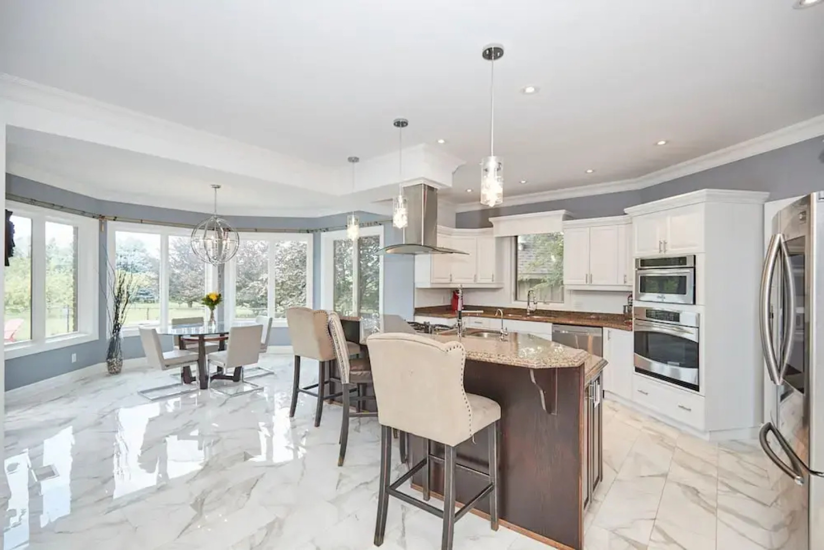 Canadian Grand Executive Villa