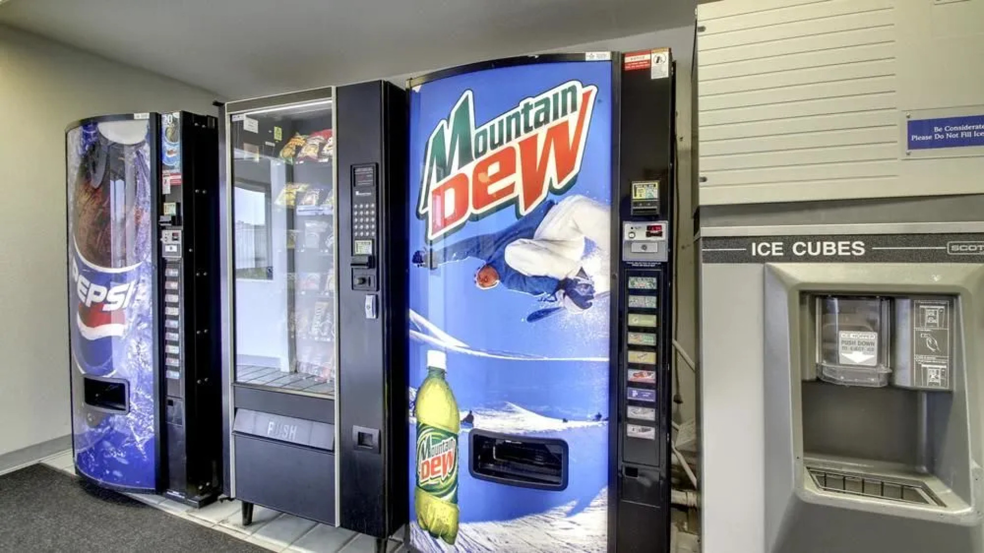 Motel 6 Manhattan Kansas