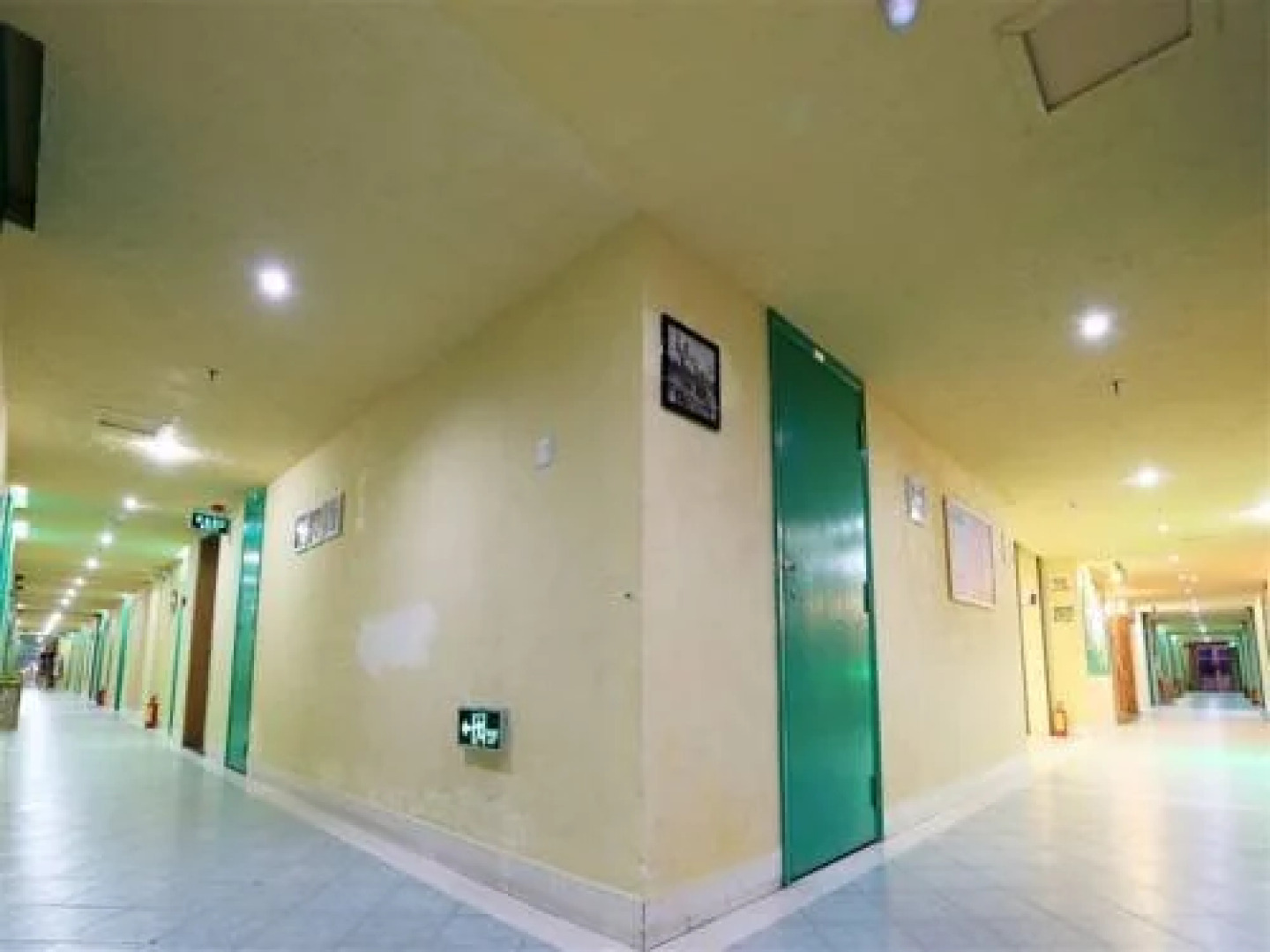 A Floor of Dadonghai Sanya Farinn