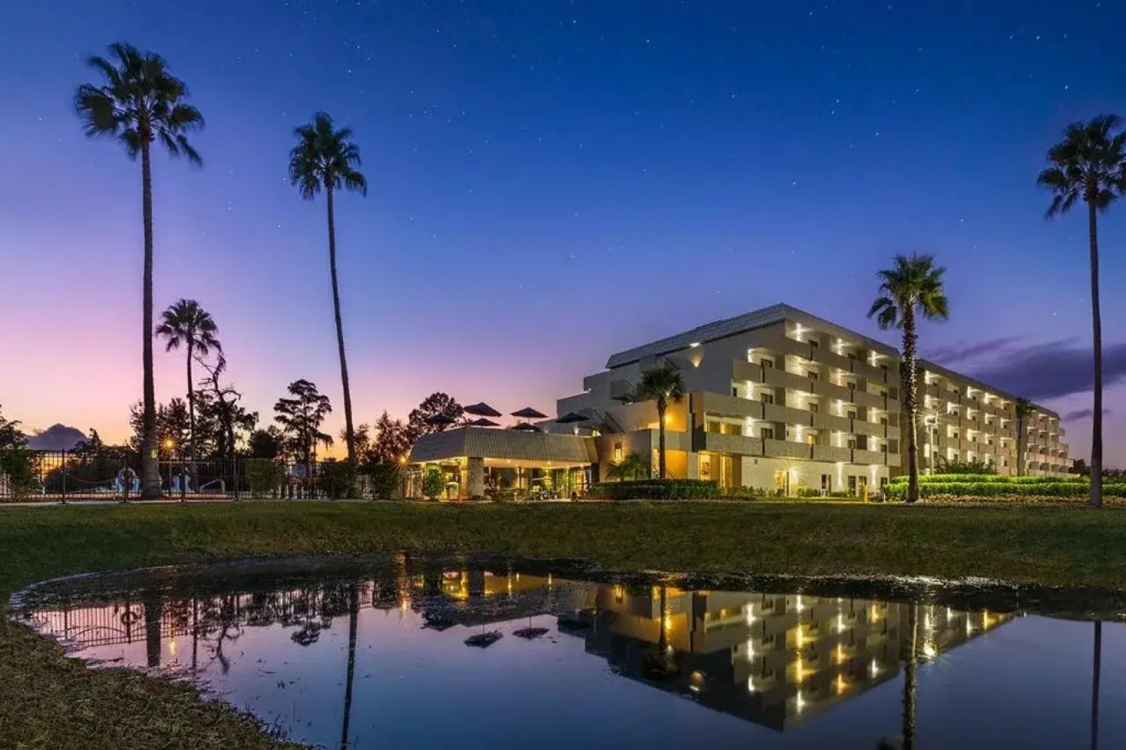 Palazzo Lakeside Hotel