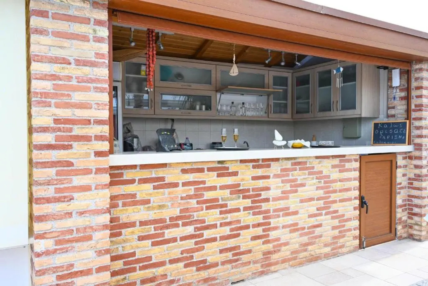 ΑΡΙΩΝ Village & Suites