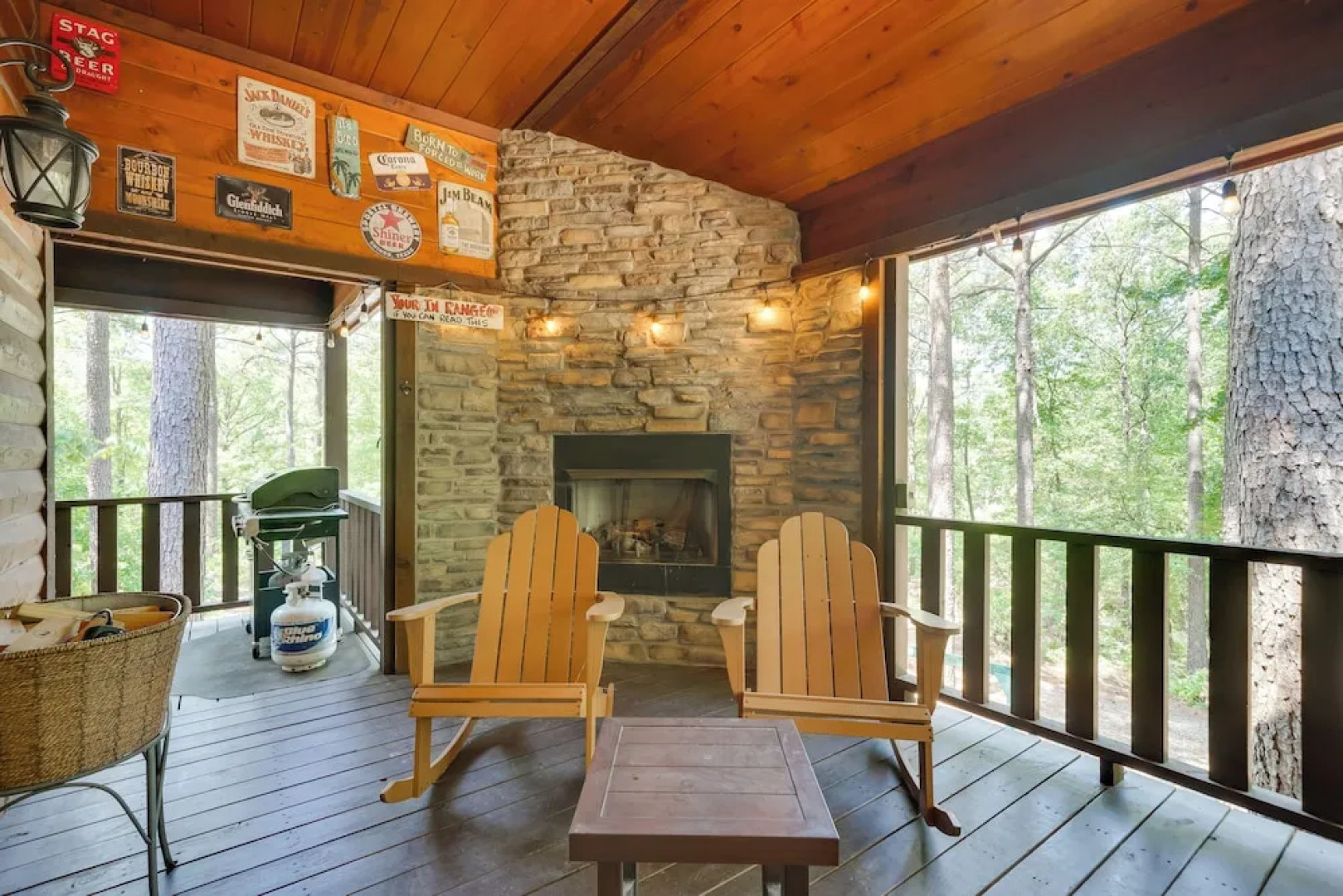 Broken Bow Escape w/ Hot Tub & Basketball Court!