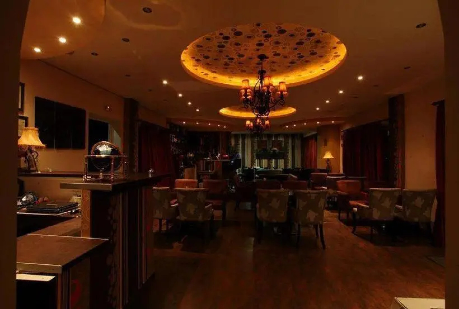 Pantheon Hotel & Suites