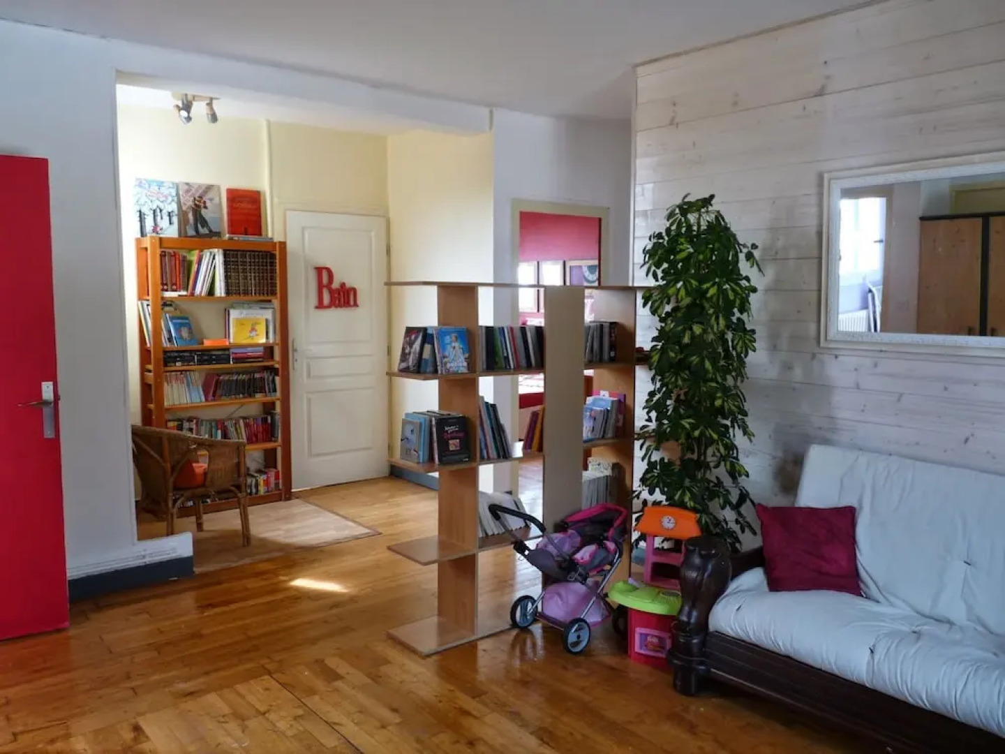 Chambre Rouge et Vin Blanc