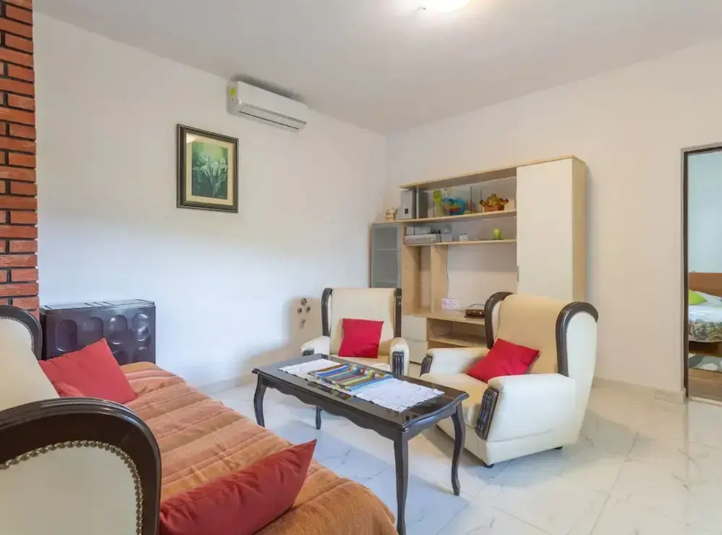 Sunny Escape Holiday Home Dicmo With Pool and Gym