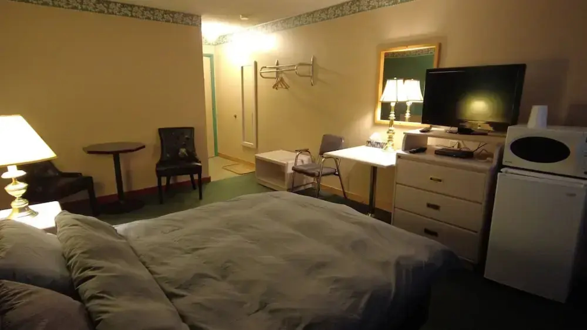 Sundre Motor Inn
