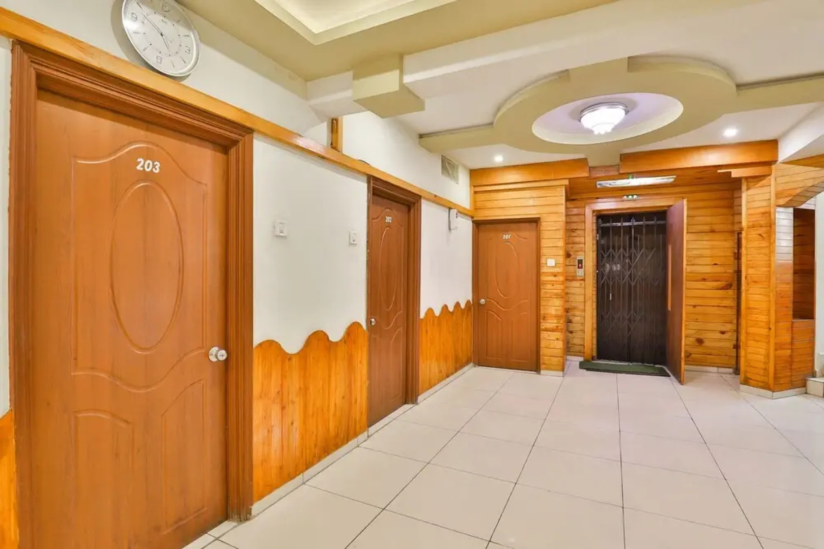 OYO 19637 Hotel Mansi Sherotene