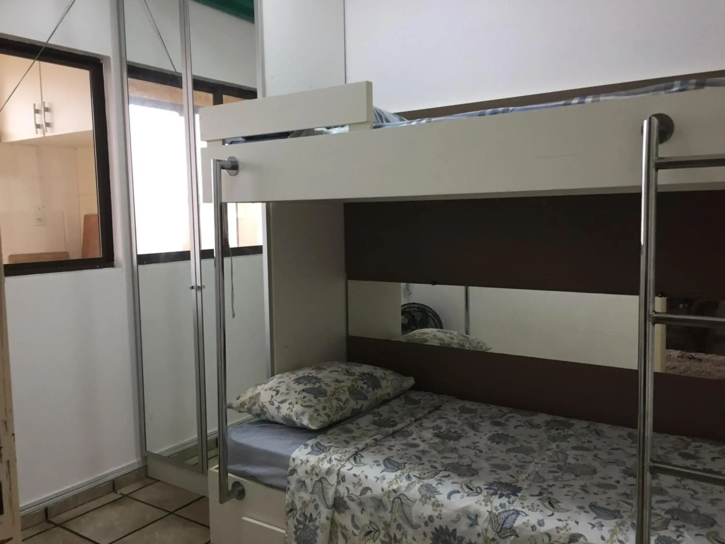 Apartamento 3 Dorm., O Quintal É A Praia E Molhes