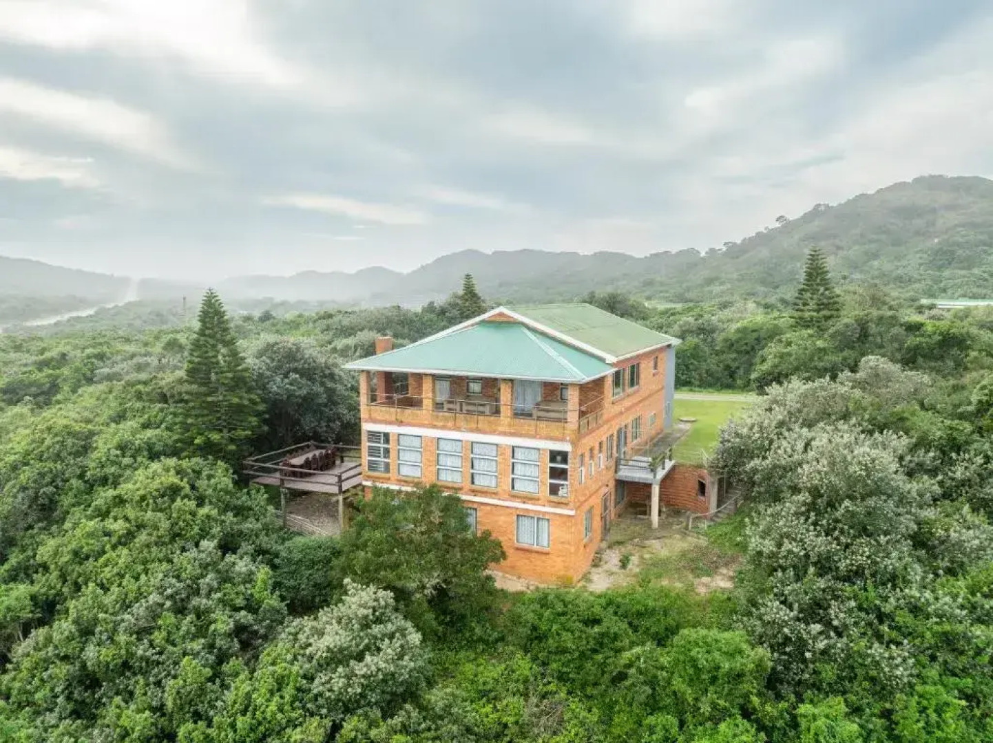 Mgwalana River Lodge