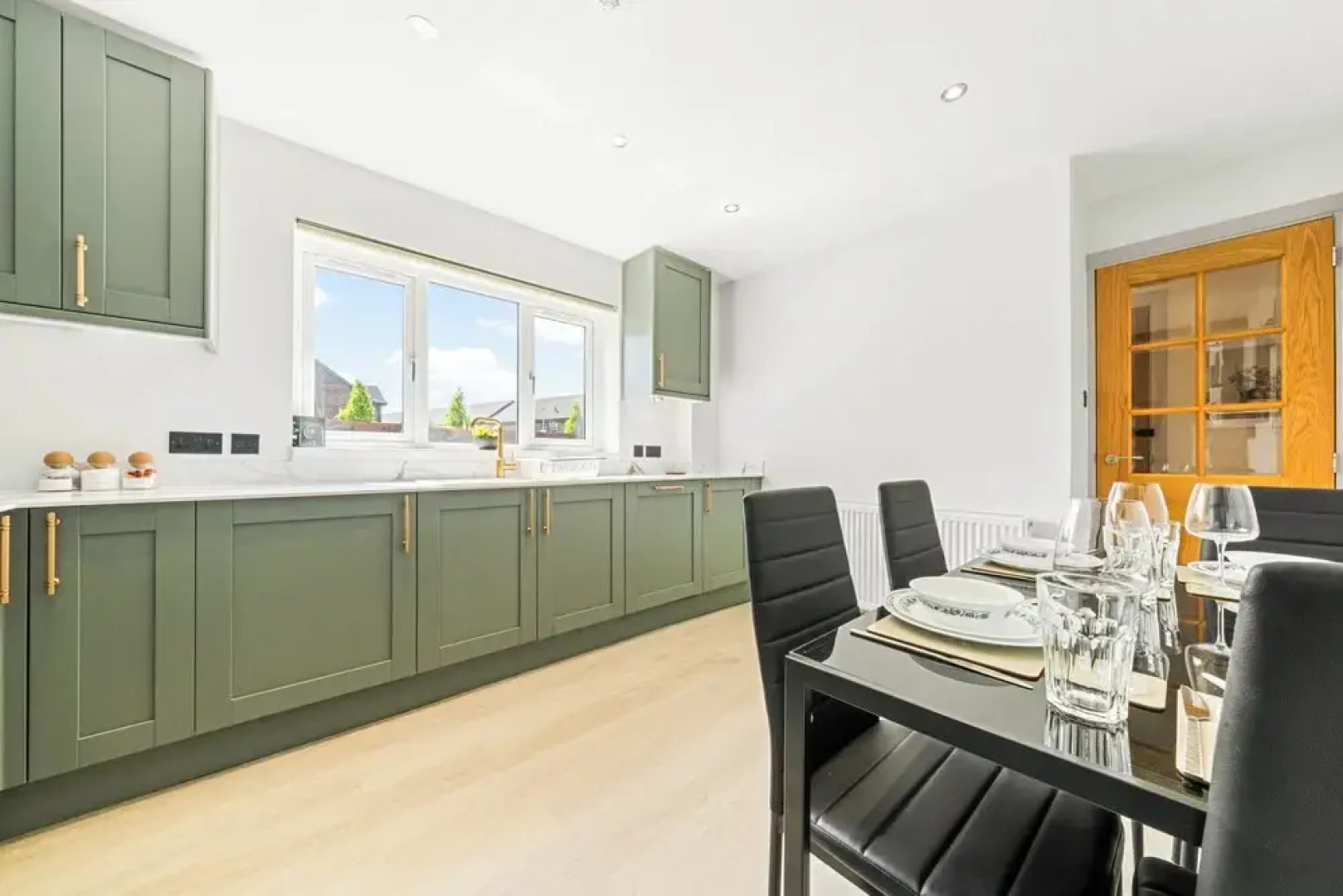 Modern 3Bed Home Next To Glasgow Airport