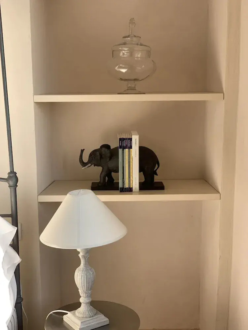 The Burrow City Rooms (Homestay)