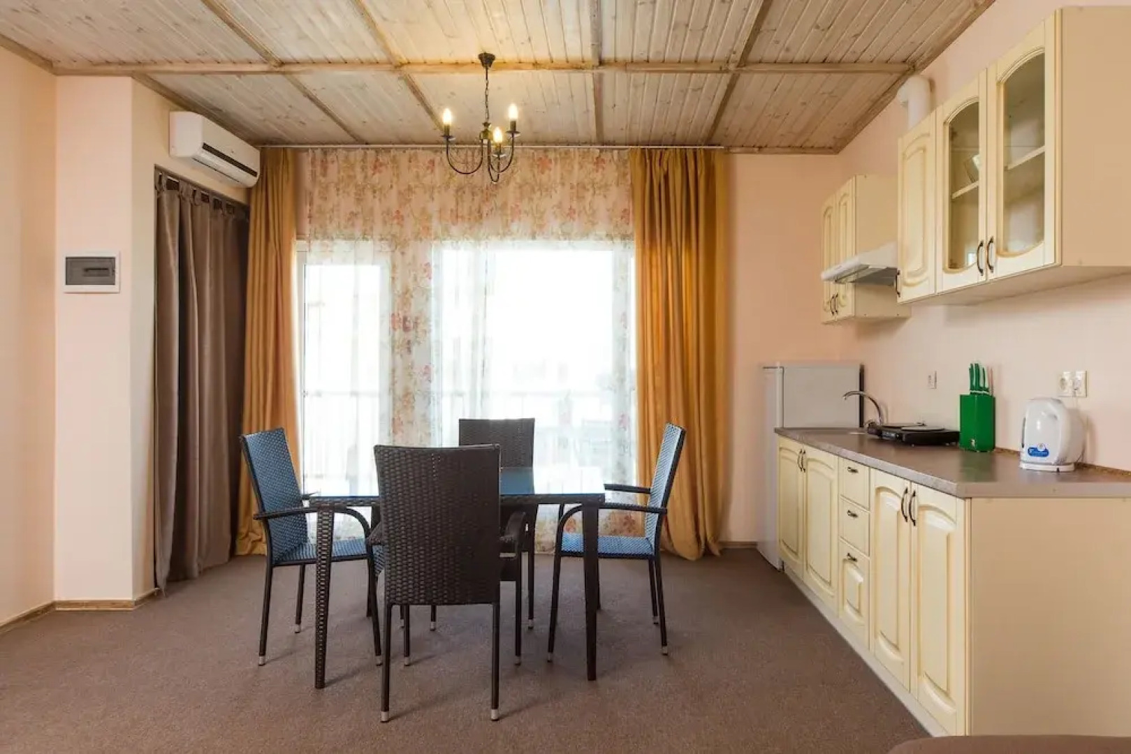 Клуб GoodZone Panorama Затока