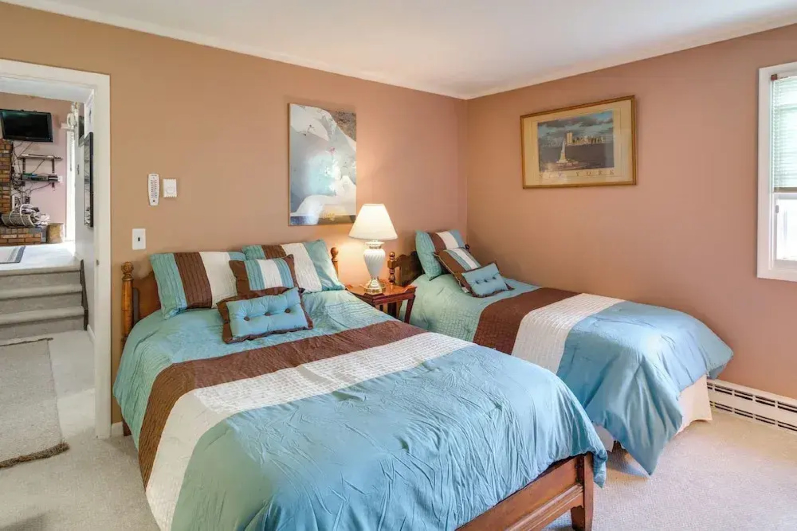 Hunter Hideaway w/ Yard & Deck: 3 Mi to Ski Slopes