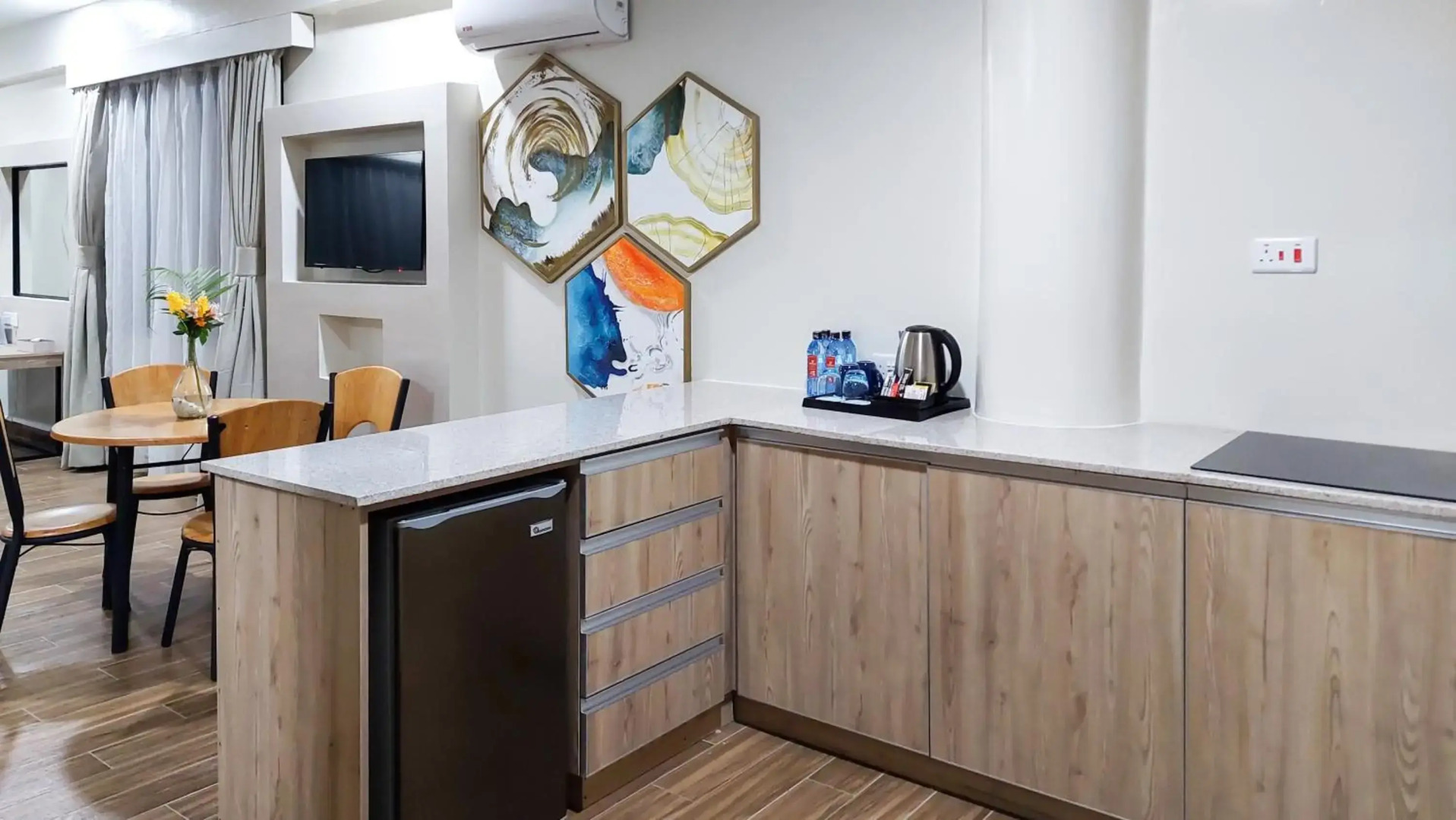 Отель PrideInn Plaza Nairobi Airport