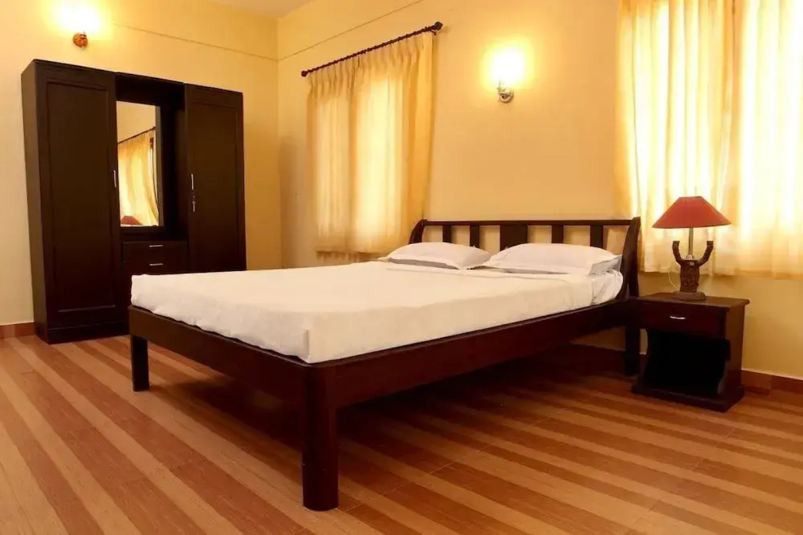 Crescent Residency (emarald Crescent Residency)