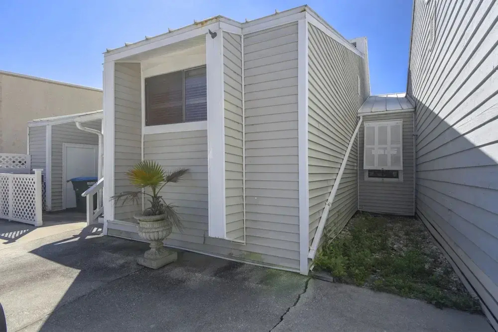 Sandy Toes by Book That Condo