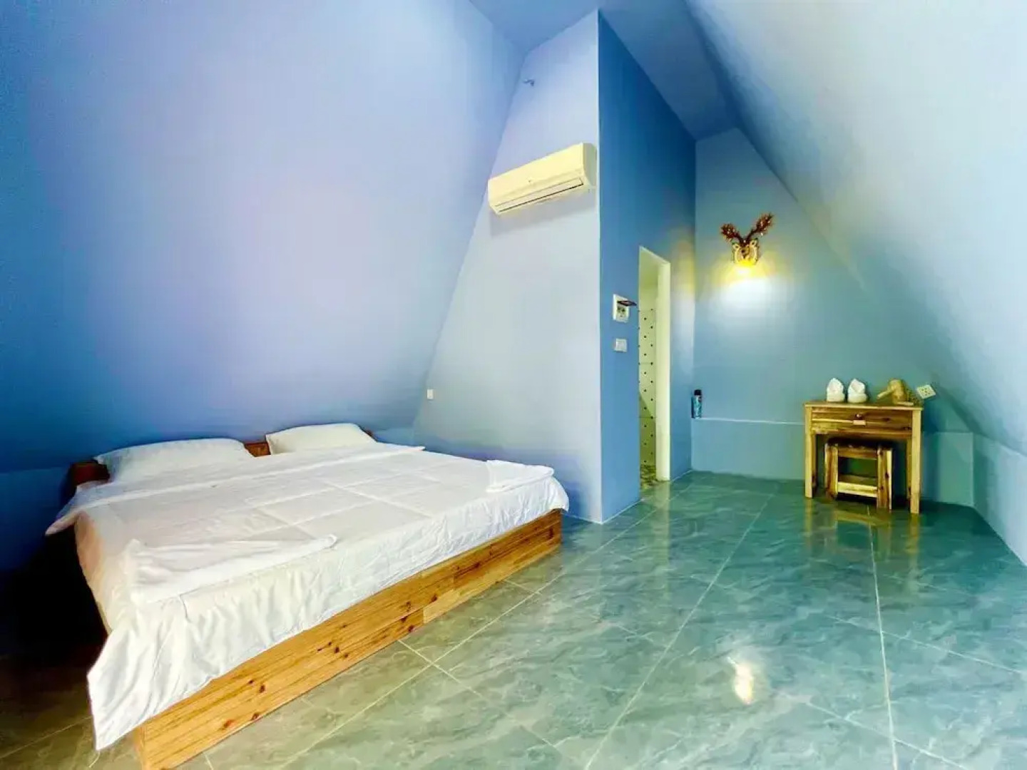 SELA Bungalow and Italian Restaurant