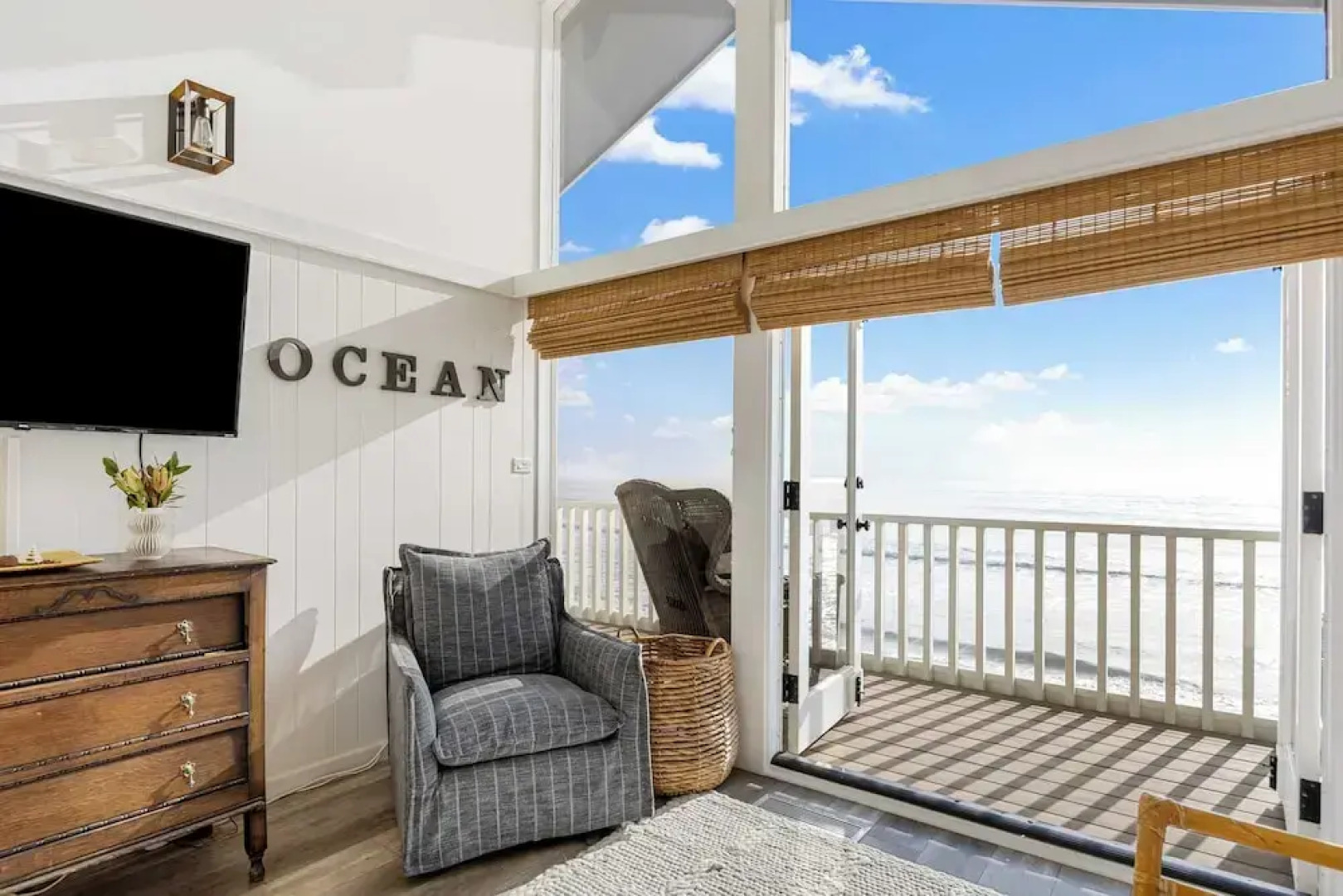 Unbeatable Beachfront Bliss w/ Ocean Views, Luxe Interiors & Patio Beach Road