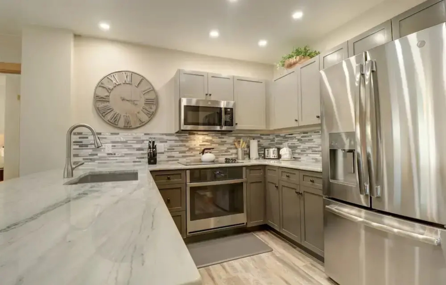 Newly Remodeled, Open Layout, with Incredible Views - CS302 by RedAwning