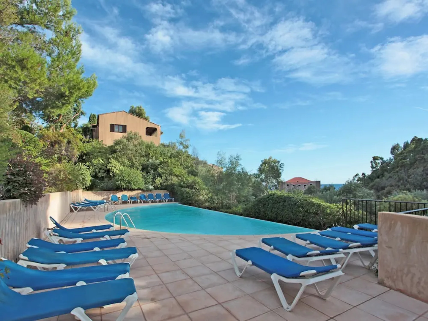 Lovely Holiday Home in Theoule-sur-Mer with Pool