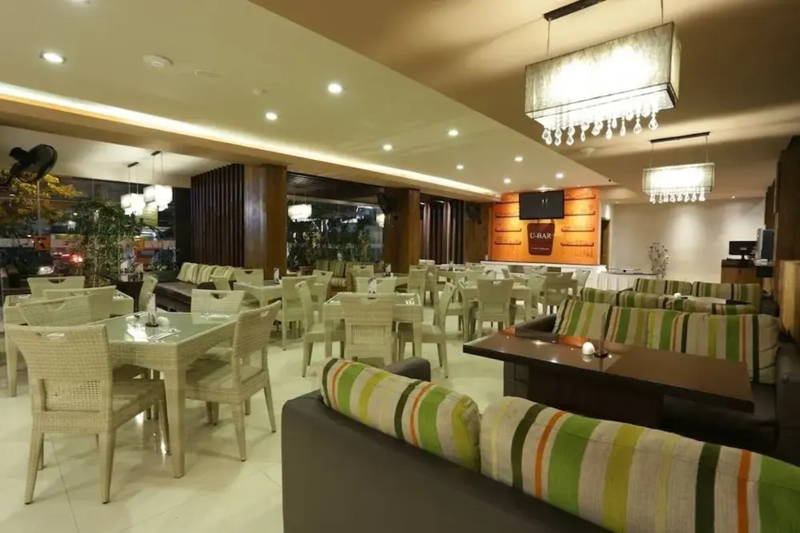 RedDoorz @ Sunset Road Kuta