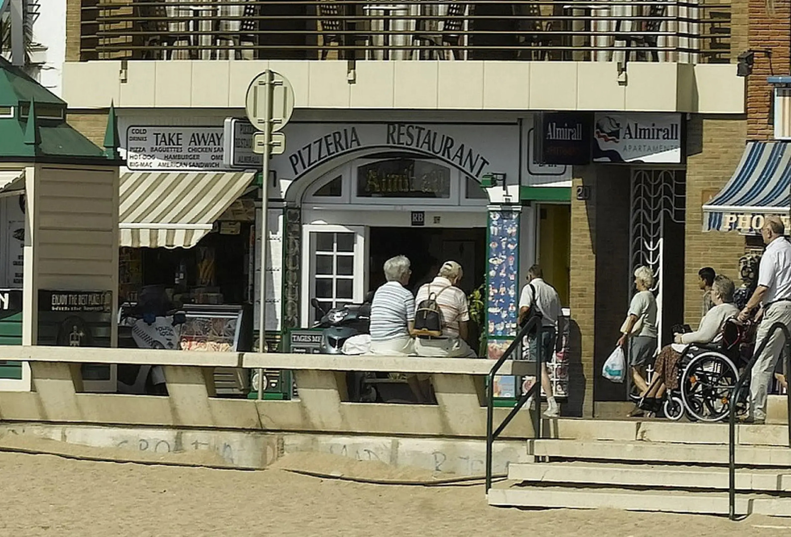 Almirall Apartaments