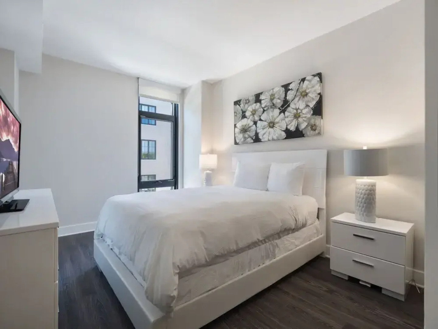 Global Luxury Suites at Bethesda Metro