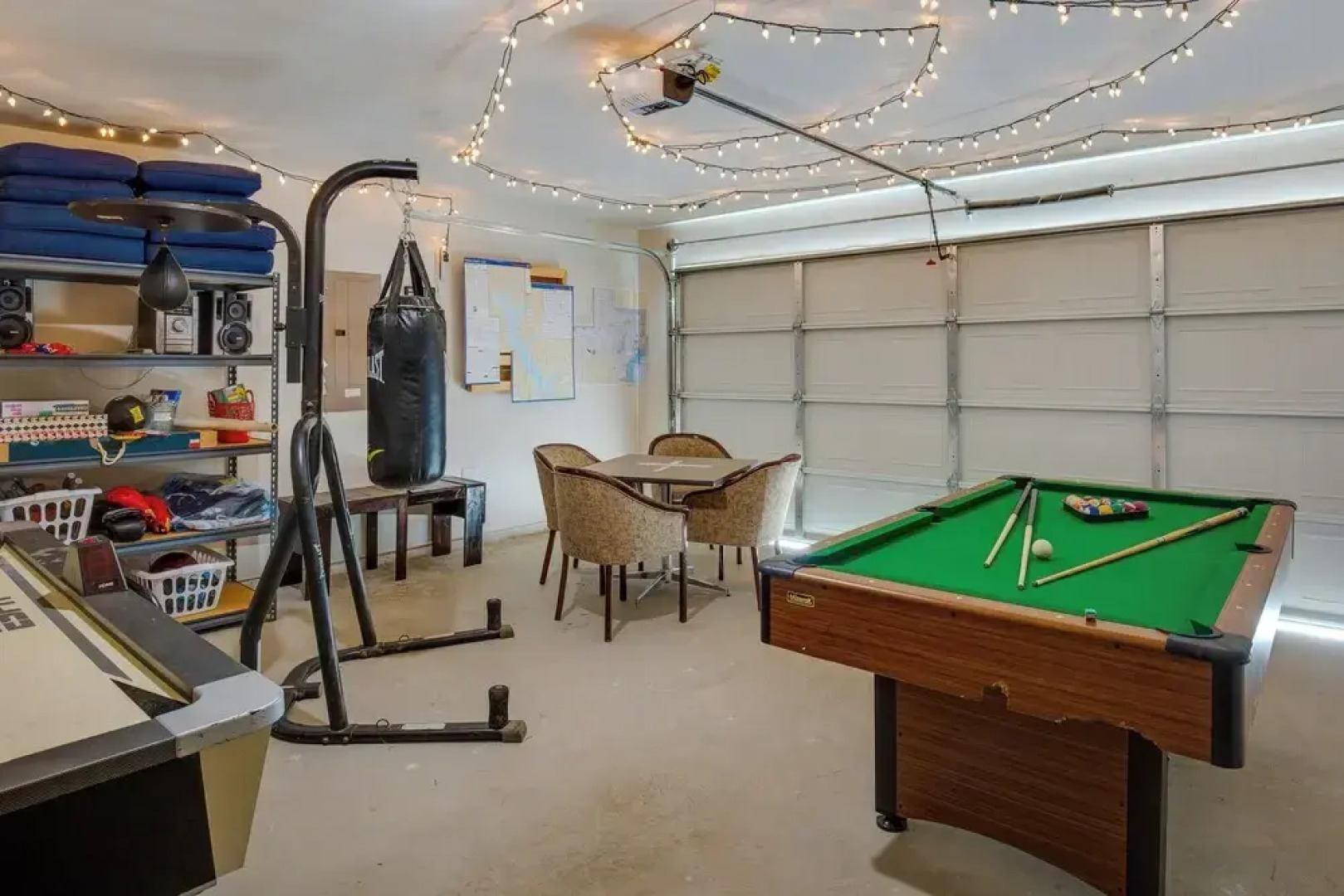 Game Room + Walk to Beach: Gun Barrel City Gem!