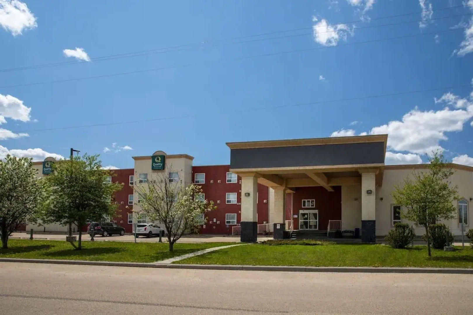 Days Inn & Suites Whitecourt
