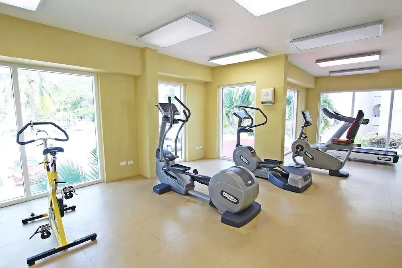 Stunning Beachfront 2-Bed Condo with Pool - Ocean One 204 by BSL Rentals