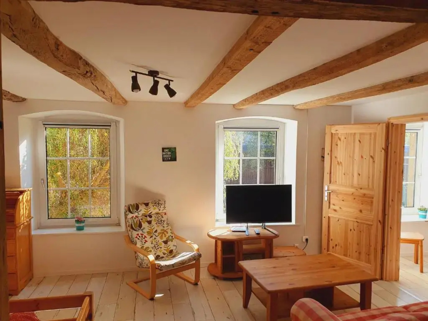 Große Bauernhaus Ferienwohnungen bis 100qm mit Grillhütte & Garten & E-Bike-Verleih