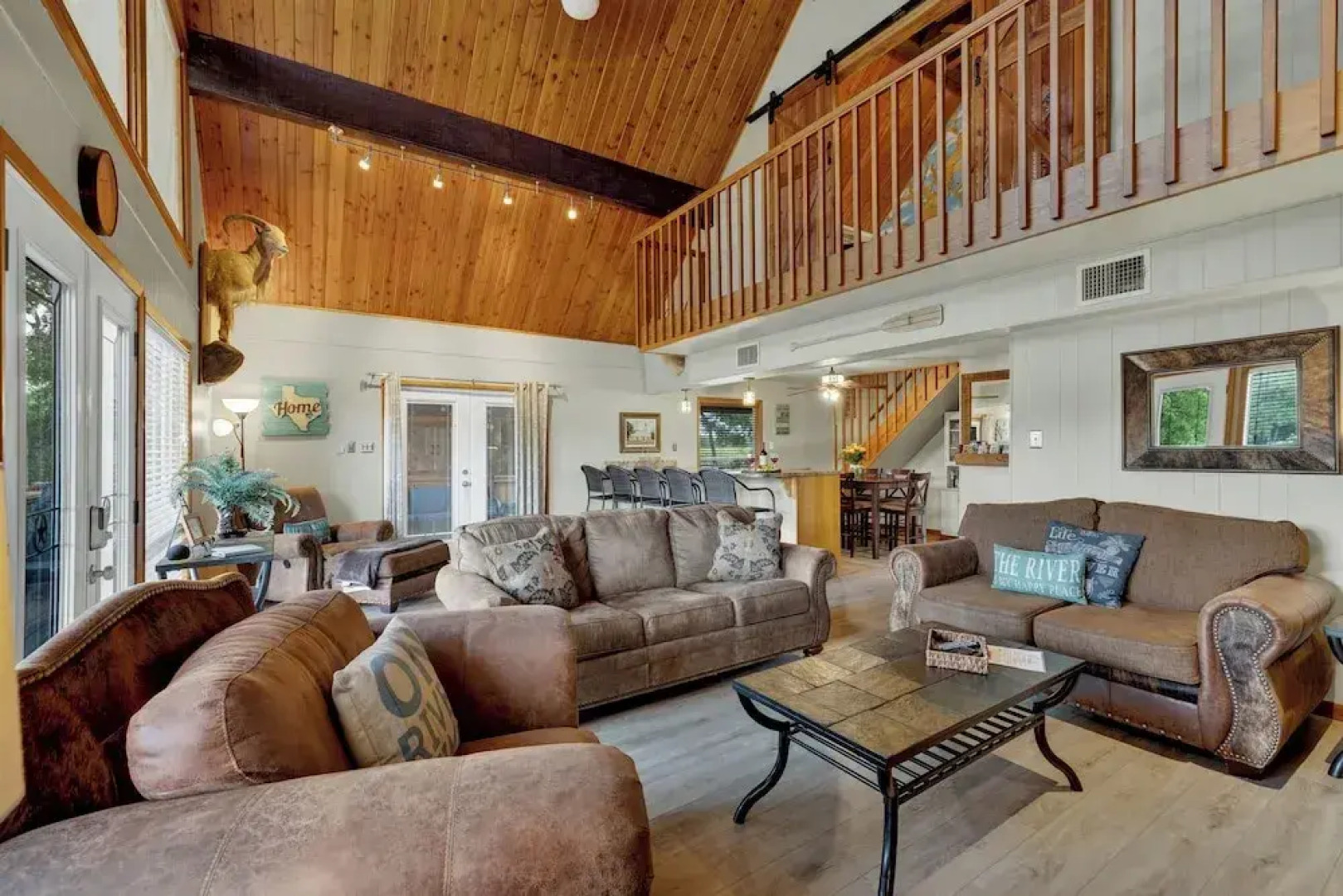 Gettin' Guada Loopy With Hot Tub & Riverfront