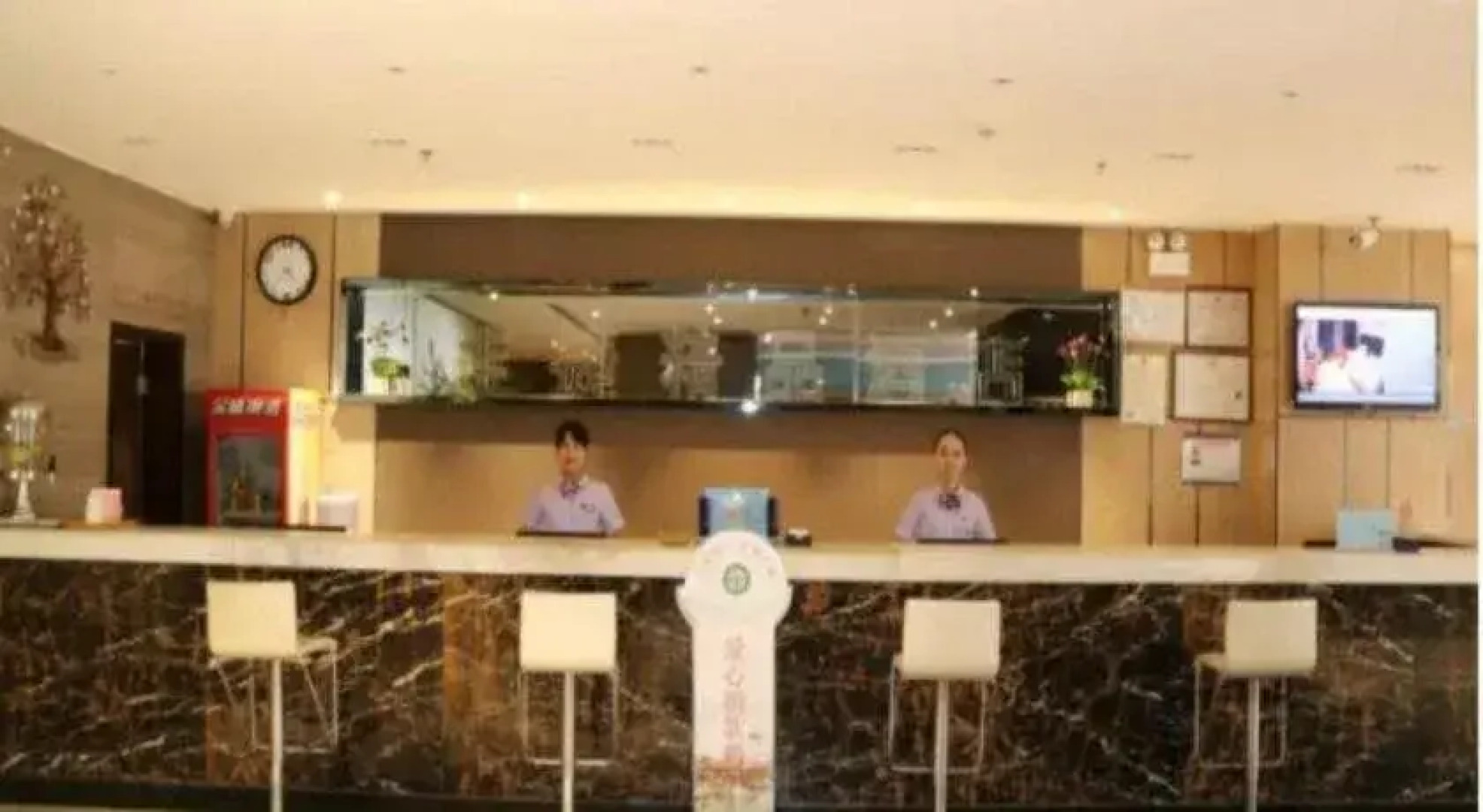 Jiajie Inn Haikou Mingmen Square Branch