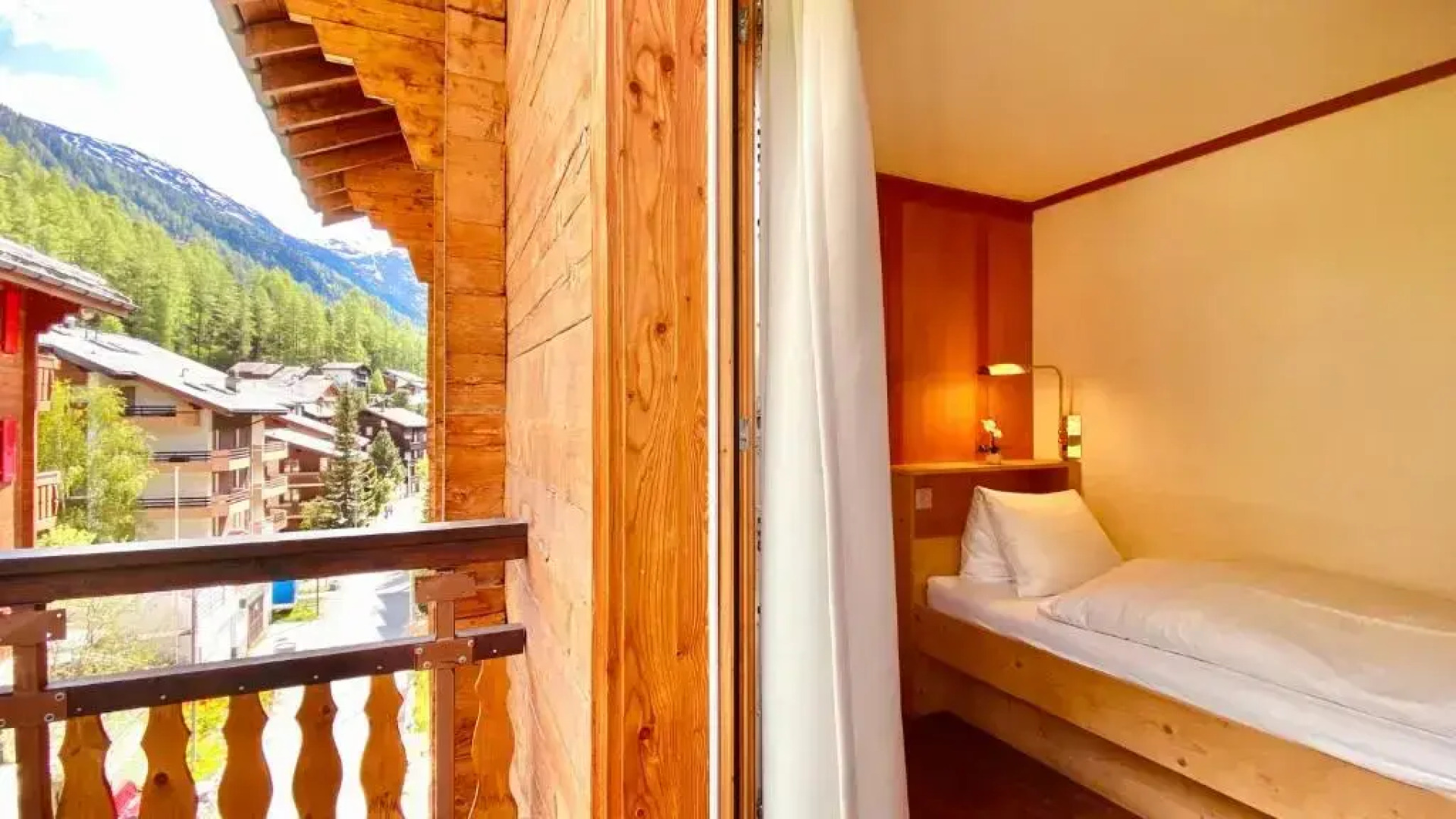 Julen Wendelin, Hotel Touring