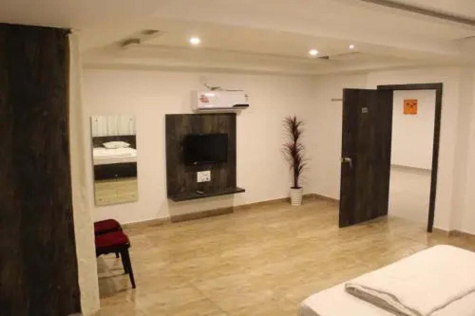 Hotel The Grand Bansari