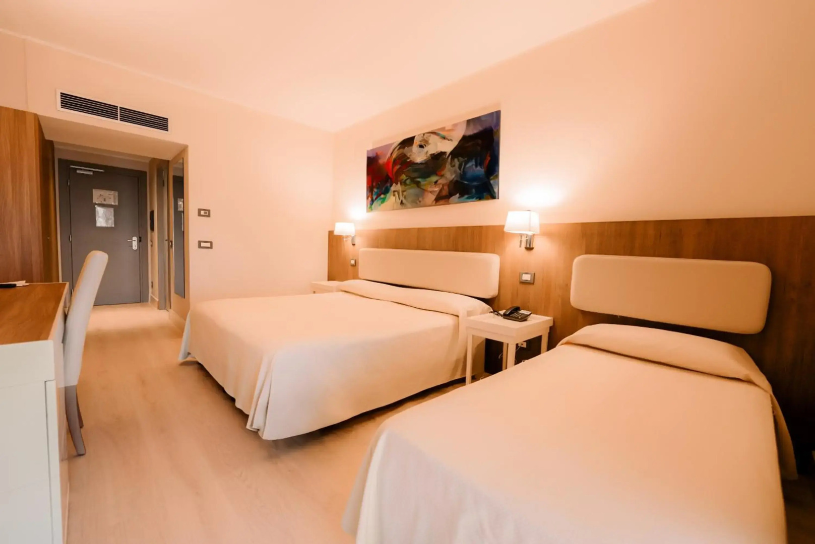 Отель Mirasole International