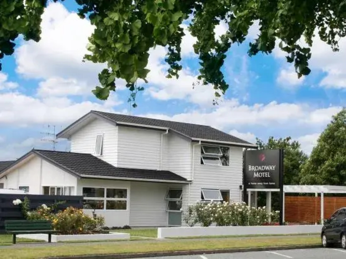 Broadway Motel & Miro Court Villas